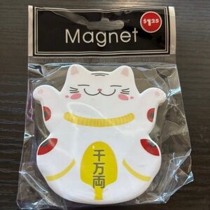LUKCY CAT MAGNET